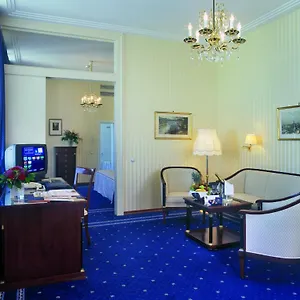 Ambassador Ξενοδοχείο